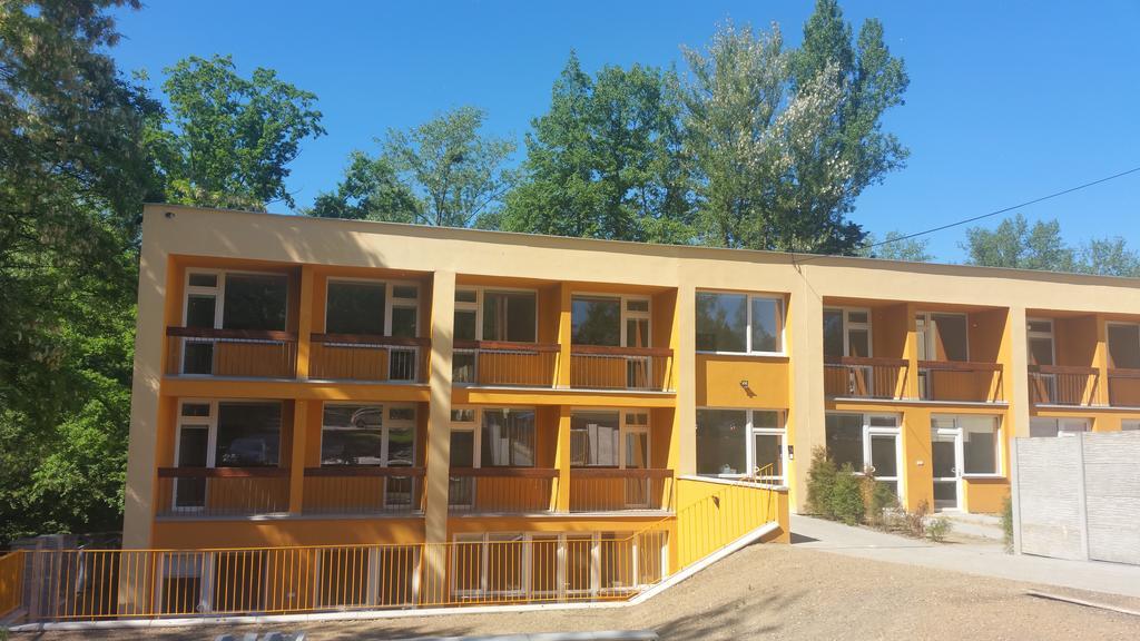 Aparthotel Usmev Ostrava Kültér fotó